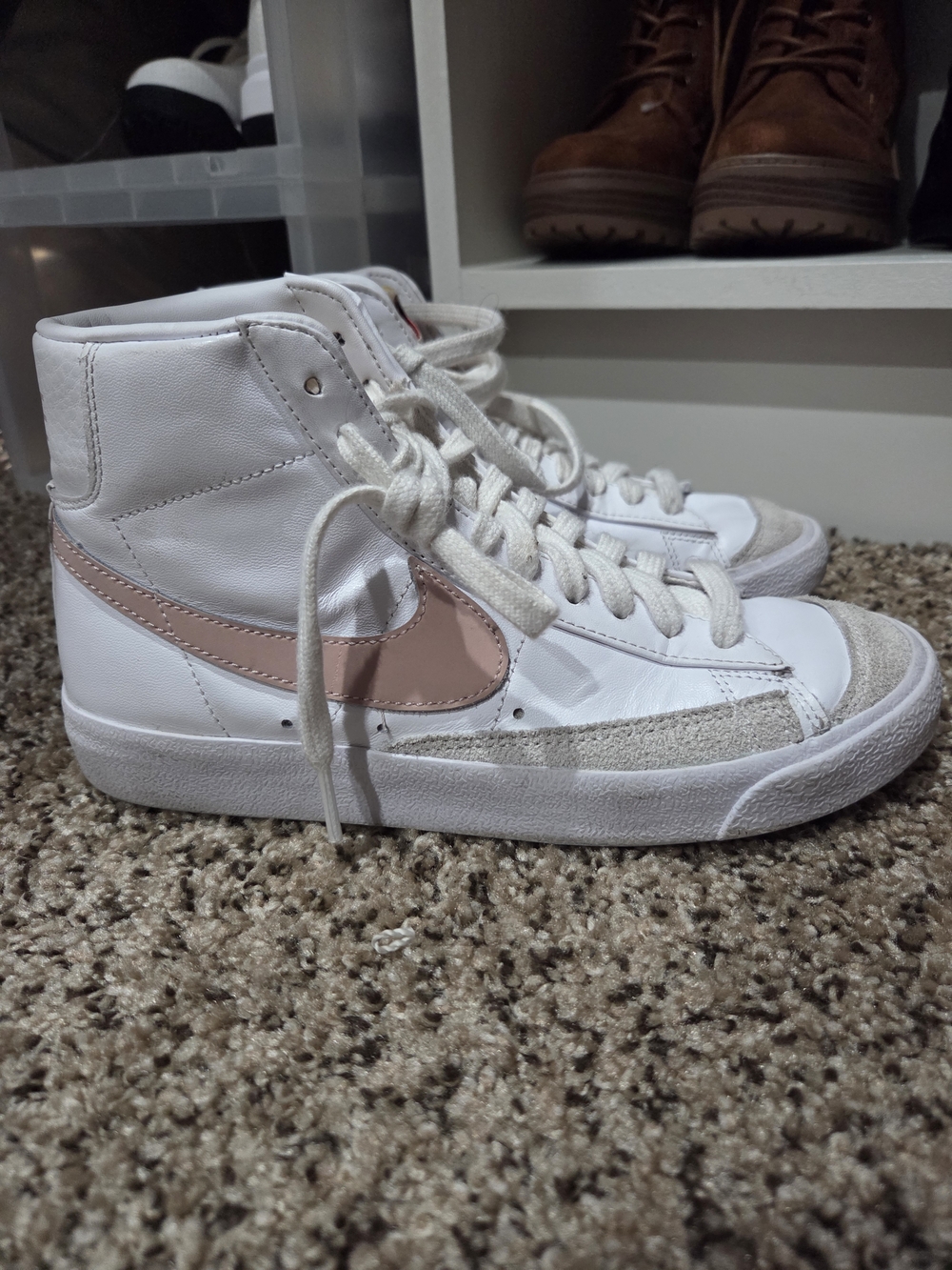 Nike Blazer Vintage Women's High-Top Sneakers in White with Pale Pink Size 7.5